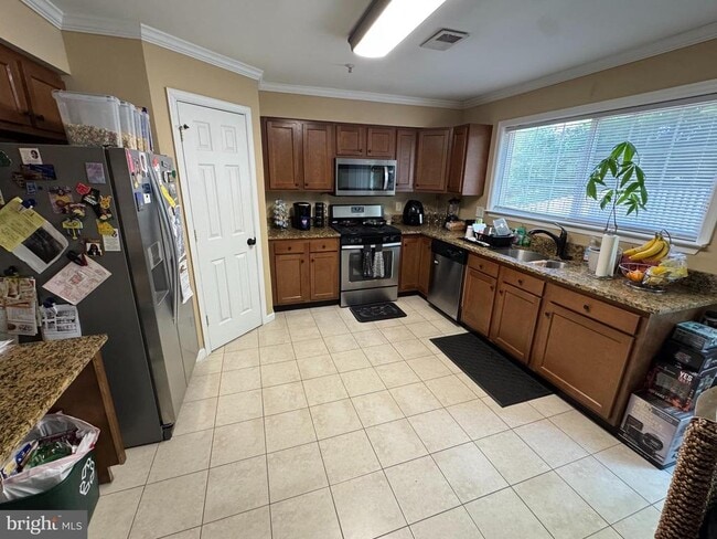 Building Photo - 6101 Lands End Ct