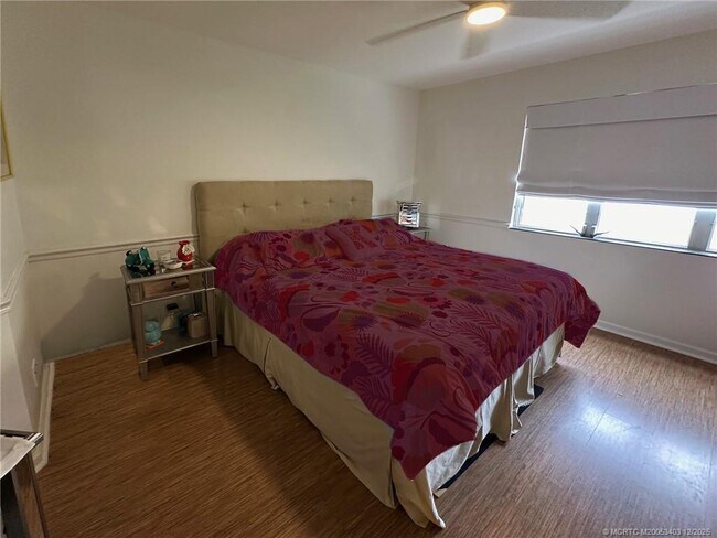 Building Photo - 226 Seabreeze Cir