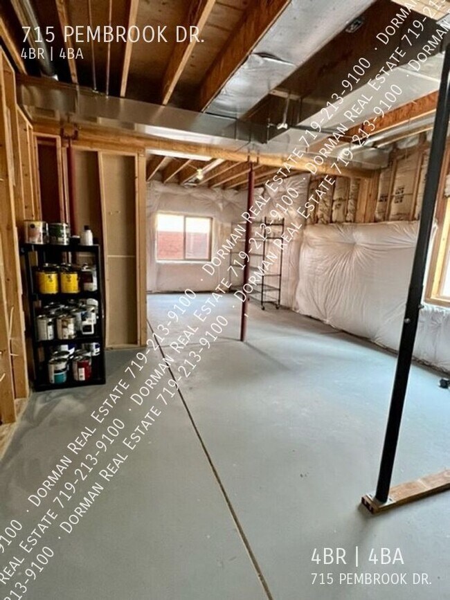 Building Photo - 715 Pembrook Dr