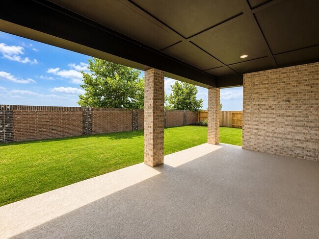 Building Photo - 32035 River Birch Ln