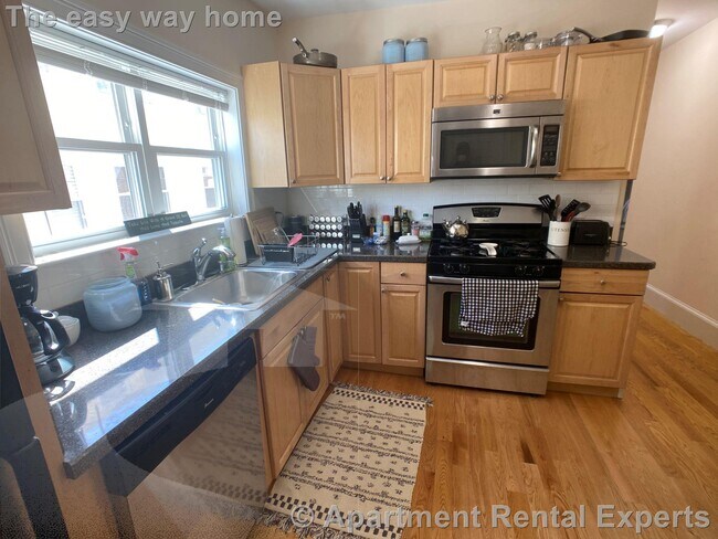 Primary Photo - 24 Willard Ave