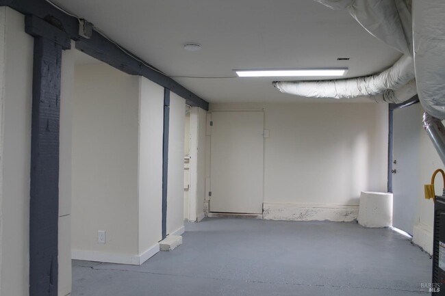 Building Photo - 689 Butte St