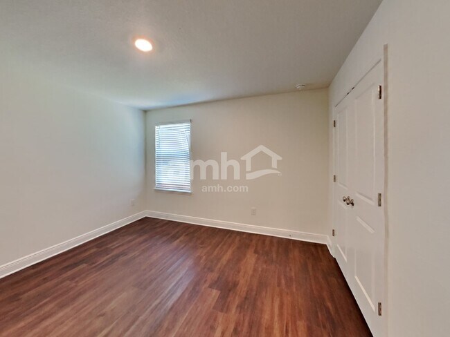 Building Photo - 27296 St Andrews Ave