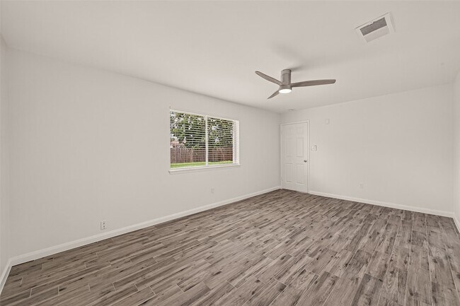 Building Photo - 22314 N Fork Dr