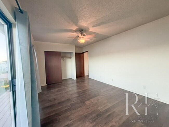 Building Photo - Waterfront Bliss: Stunning Puget Sound Views & Your Own Private Beach!