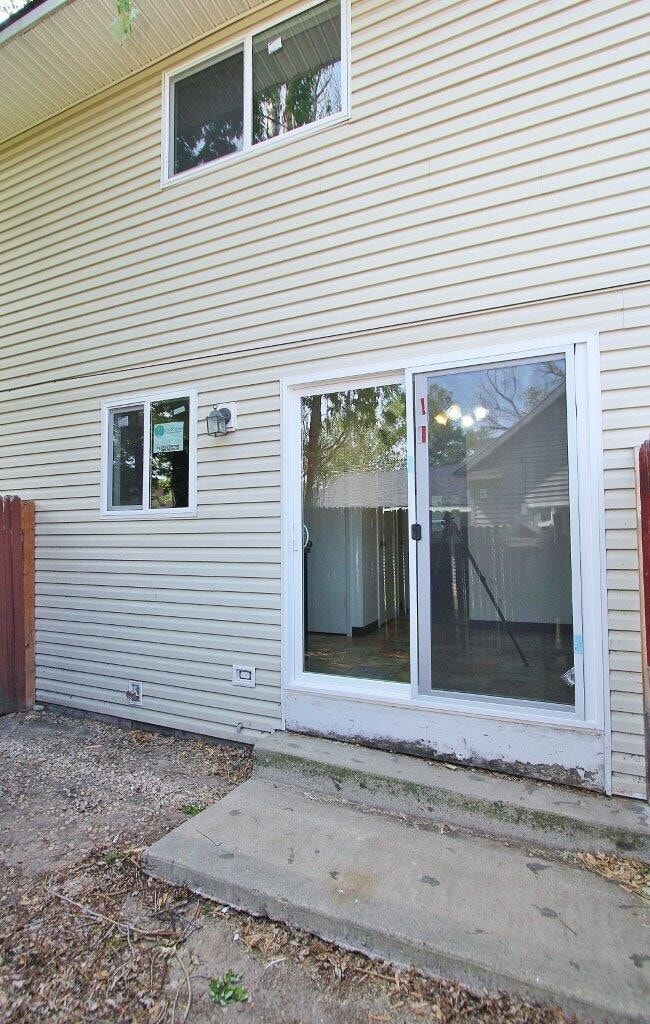 Building Photo - 804 W 7th St