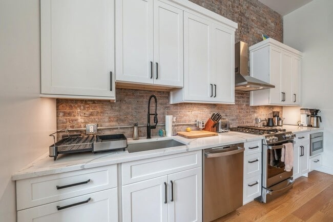 Building Photo - 520 Palisade Ave