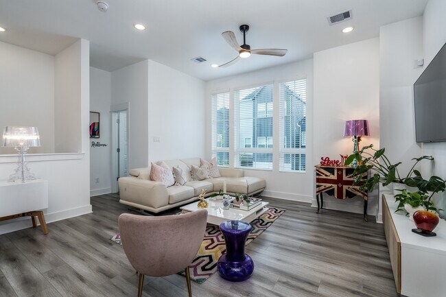 Building Photo - 8324 Springwood Cyn Ln