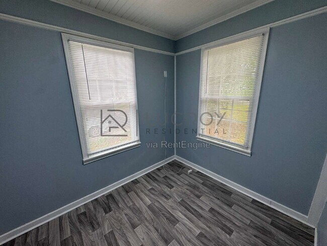 Building Photo - 4833 Churchill Dr