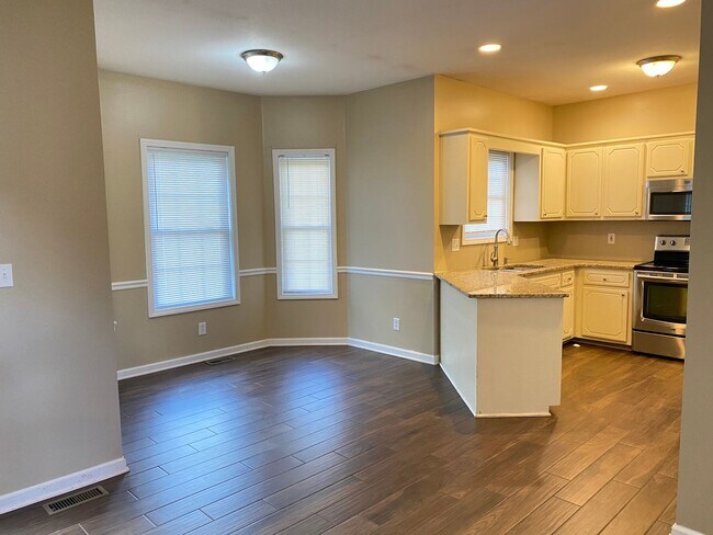 Building Photo - Beautiful Open Floor Plan.  3bed 2bath One...