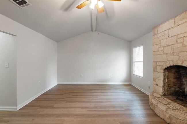 Building Photo - 8408 Staunton Dr