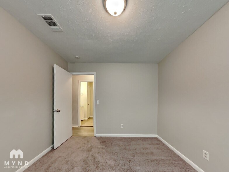 Building Photo - 255 Bellwood Ln