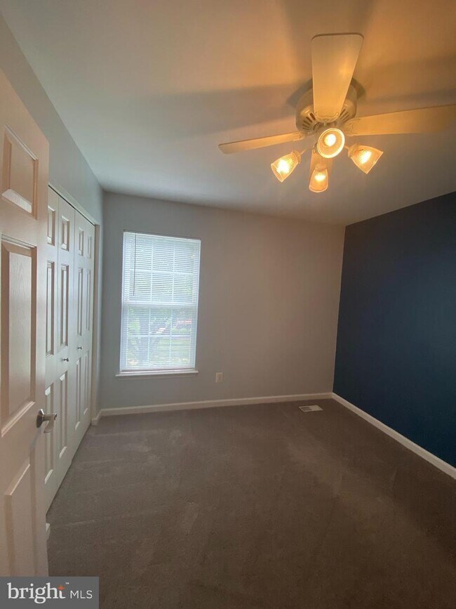 Building Photo - 12502 Royal Crown Dr