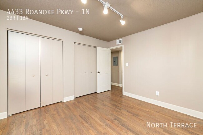Building Photo - 4433 Roanoke Pkwy