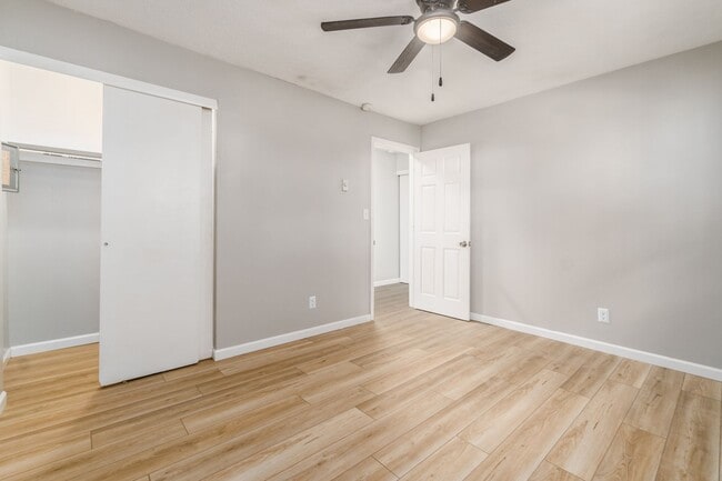 Building Photo - 721 Reinhard Ave