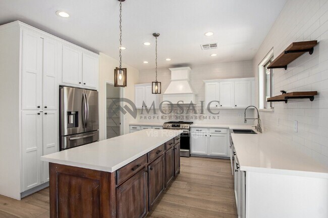 Building Photo - 44196 Askew Dr