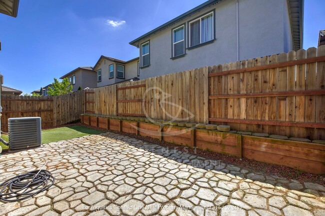 Building Photo - Early Summer move in, available ASAP 4 bd ...