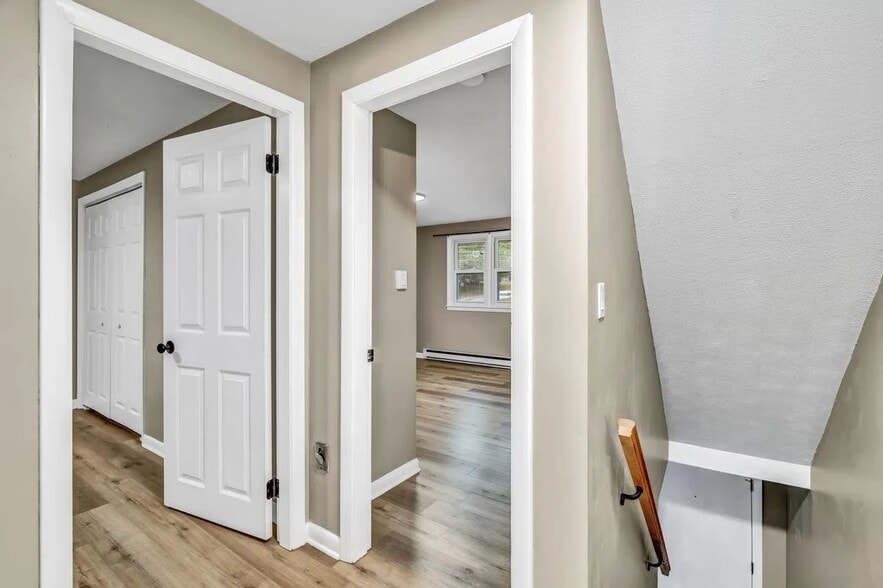 Upstairs hallway - 375 Bridgton Rd