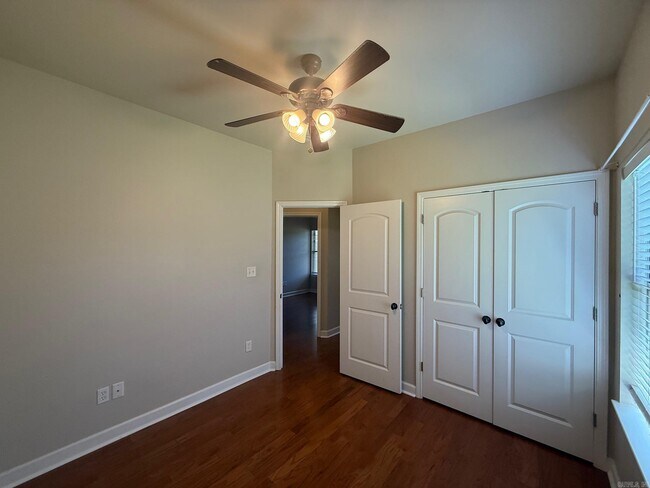 Building Photo - 8705 Wingate Dr