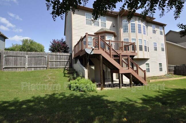Building Photo - 917 Wallace Falls Dr