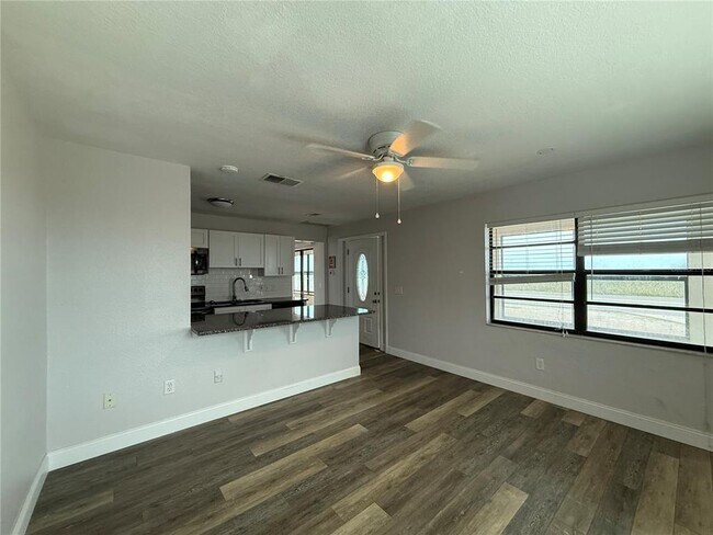 Building Photo - 2256 S Ocean Shore Blvd