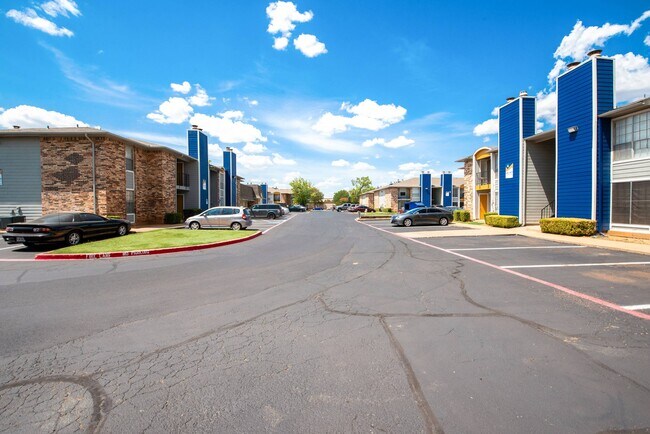 Building Photo - The Chase Apartments
