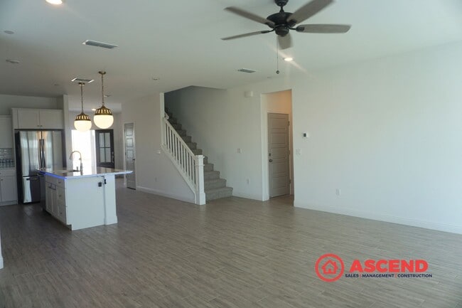 Building Photo - MOVE-IN SPECIAL: $500 Off Your First Month’s Rent! Beautiful home available in the desirable Goss...
