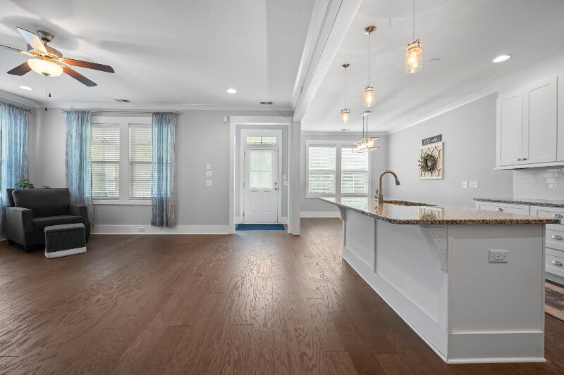 Building Photo - 414 Hamlet Cir