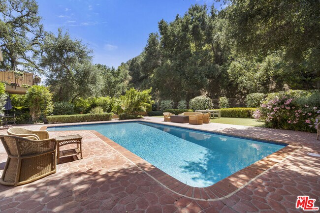 Building Photo - 3265 Mandeville Canyon Rd