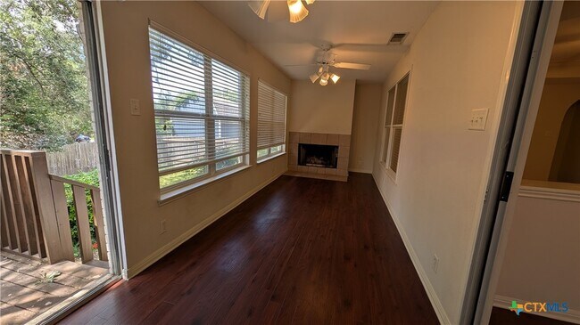 Building Photo - 208 Bonner St