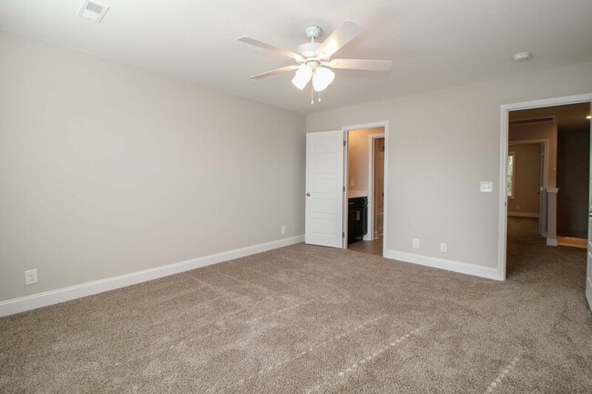 Building Photo - 220 Drayton Dr