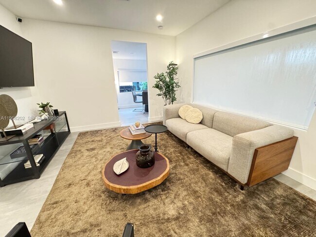 Building Photo - 1854 SW 17th St