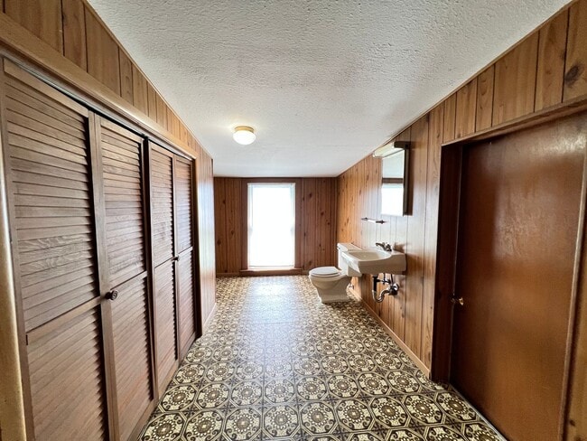 Building Photo - Home at Last!