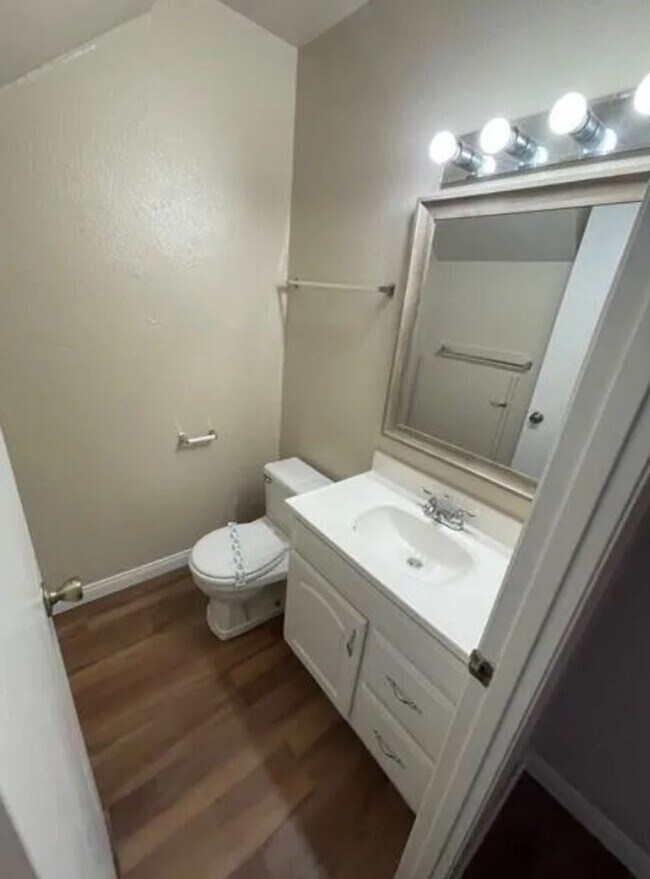 Building Photo - LOCATION & PRIVACY! Spacious 3 br Condo wi...