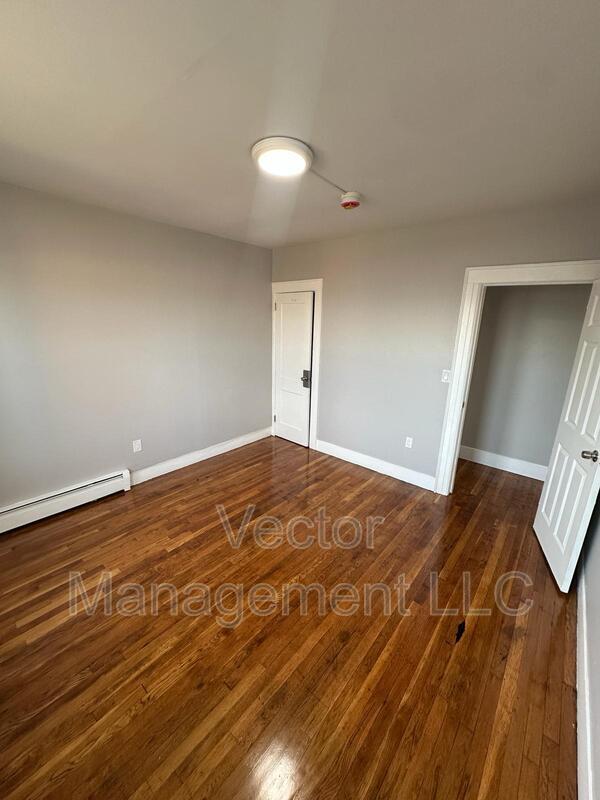 Building Photo - 1160 Dixwell Ave