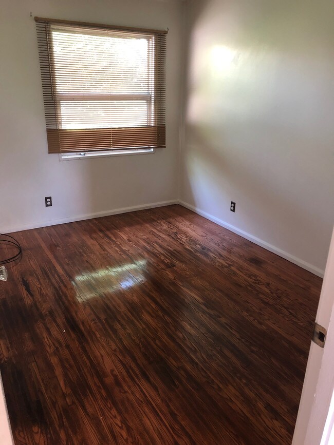 Building Photo - 242 Hampton Pkwy