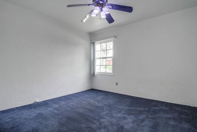Building Photo - Cozy Home Between Mission Beach and Missio...