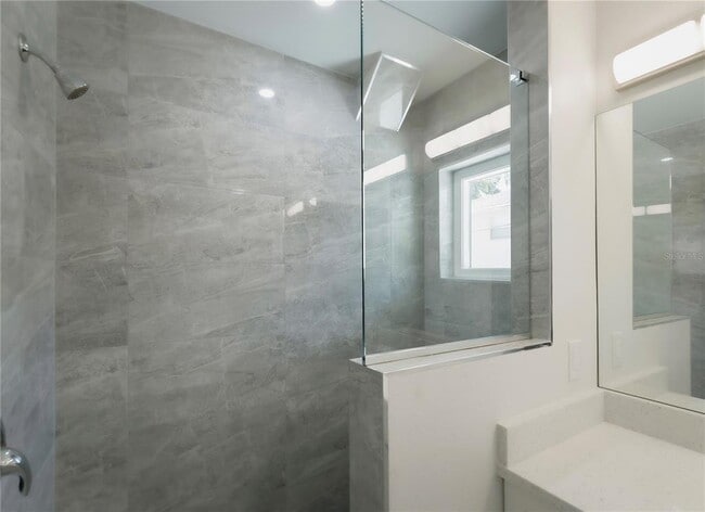 Building Photo - 310 Hibiscus St