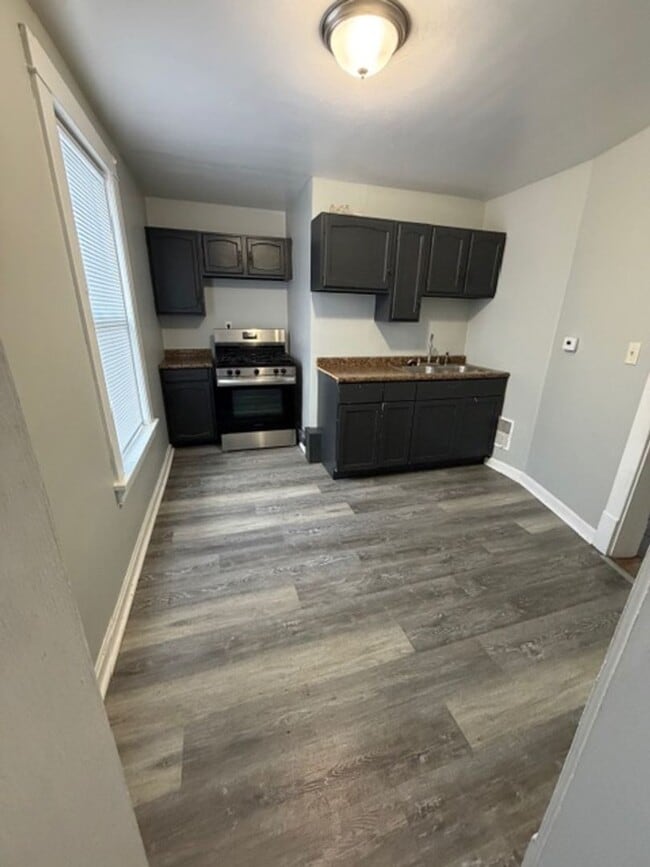 Building Photo - FON1178