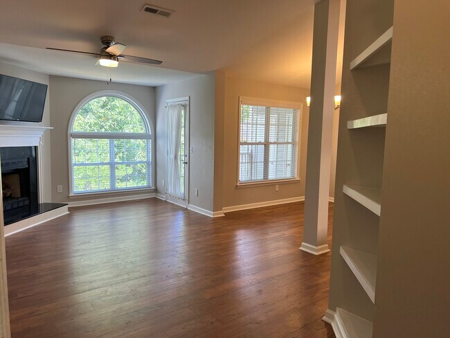 Building Photo - 3630 3B-3643 Morris Farm Dr