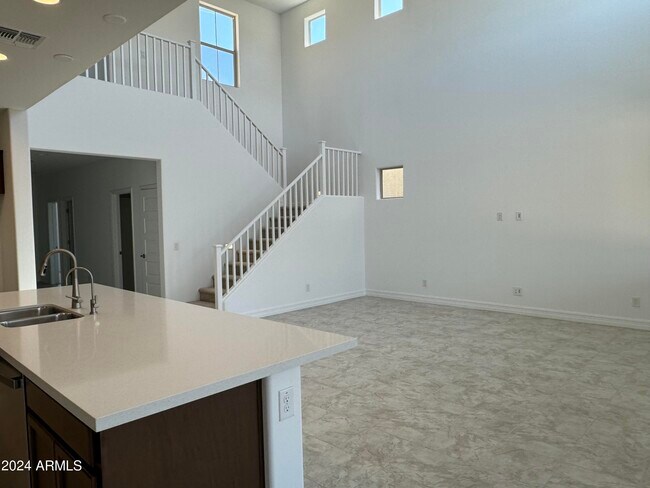 Building Photo - 8920 W Denton Ln