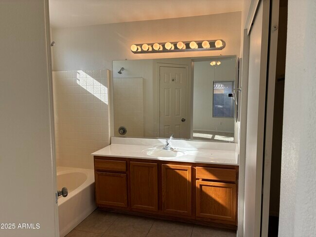 Building Photo - 10443 W Medlock Dr