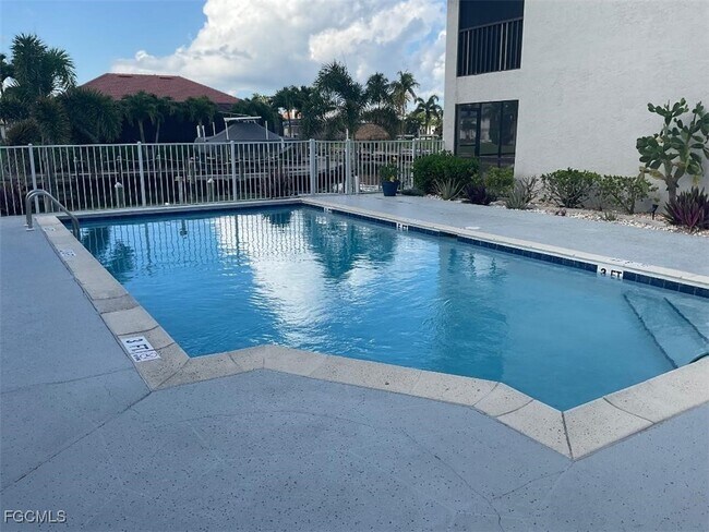 Building Photo - 922 SW 48th Terrace