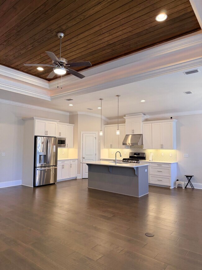 Building Photo - 5742 Vlg Rdg Ln