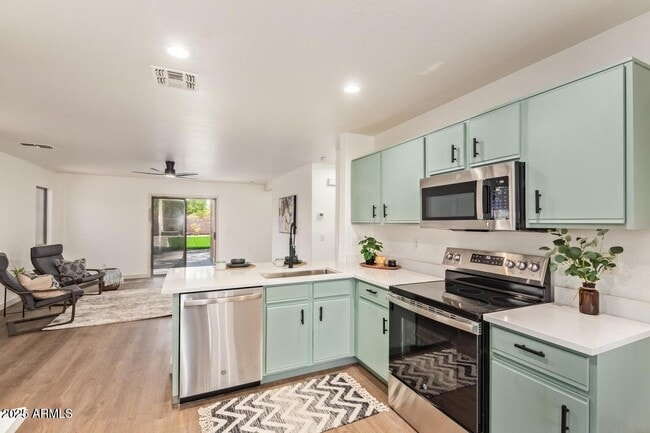 Building Photo - 43949 Sagebrush Trail