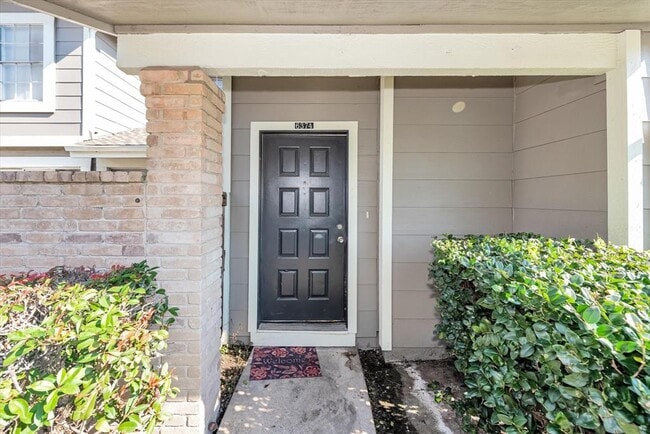 Building Photo - Peacock Hills Home