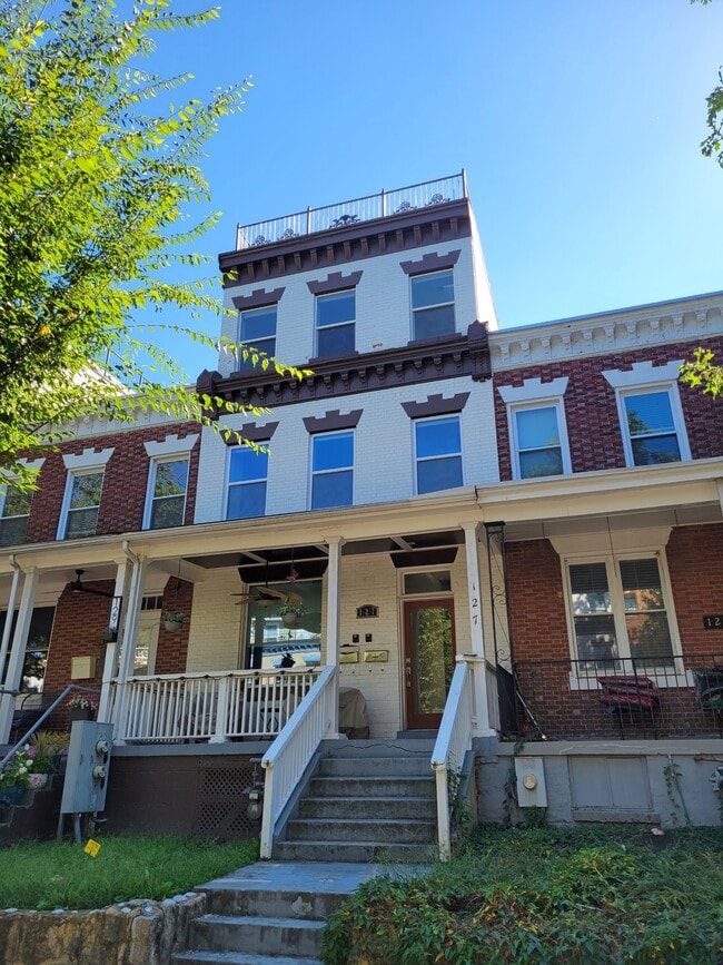 Primary Photo - 127 Quincy Pl NE