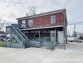 Building Photo - 2722 Lincoln Way E