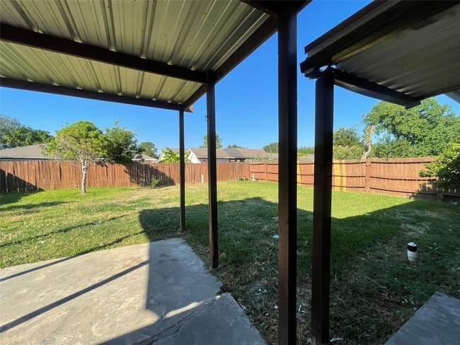 Building Photo - 11022 Concho St