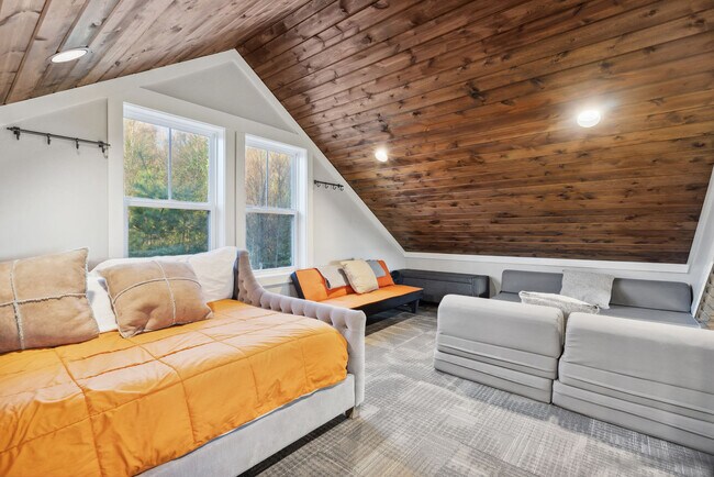 Building Photo - 140 Mystic Ridge Dr